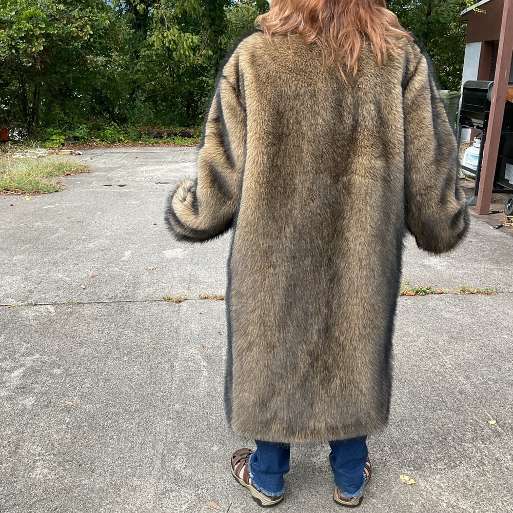 Classic Women's Faux Fur Long Coat in Taupe Brown - Picture 3 of 8